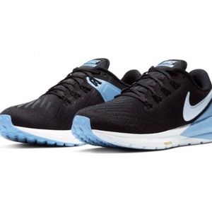 Nike Air Zoom Structure 22 Sneakers